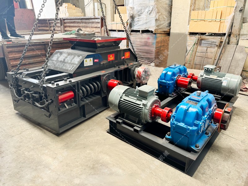 对辊细碎机_小型细碎对辊机,新型制砂细碎机生产视频/型号图片